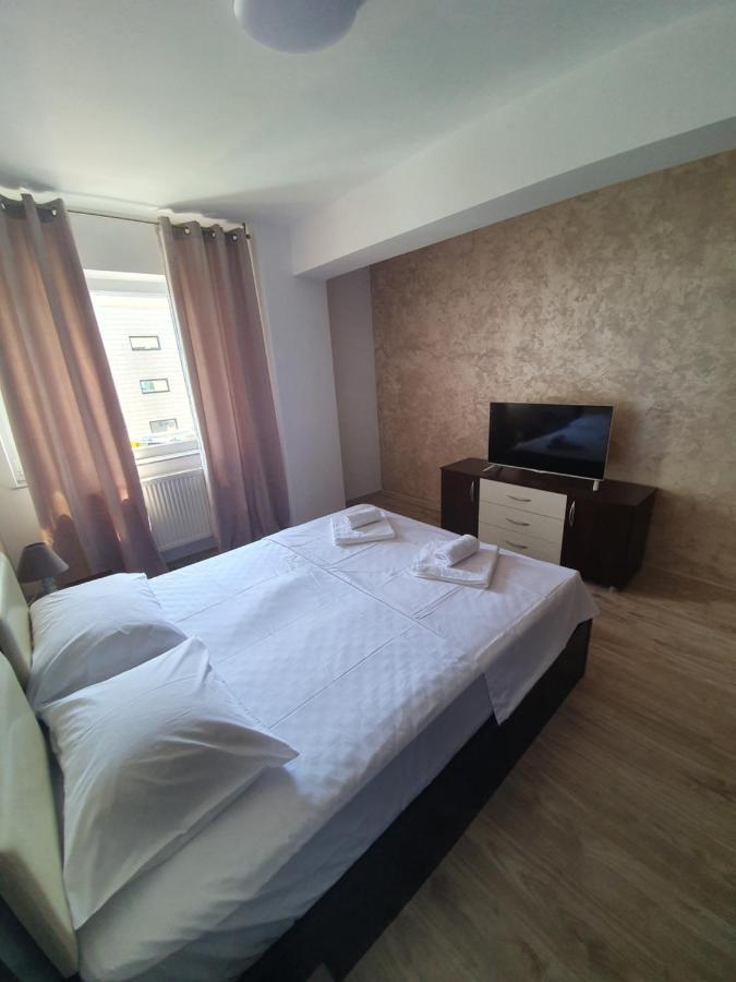 Moonlight Rmc Apartments Mamaia Extérieur photo